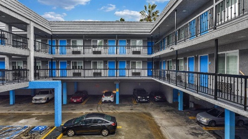 Hollywood Inn Express LAX image 10