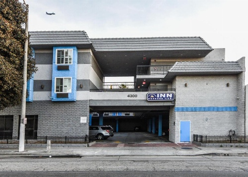 Hollywood Inn Express LAX image 17