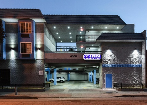 Hollywood Inn Express LAX image 20