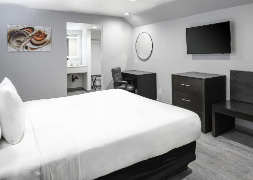 Hollywood Inn Express LAX image 7